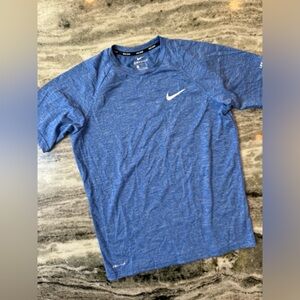 Men’s Nike Short Sleeve Shirt Small